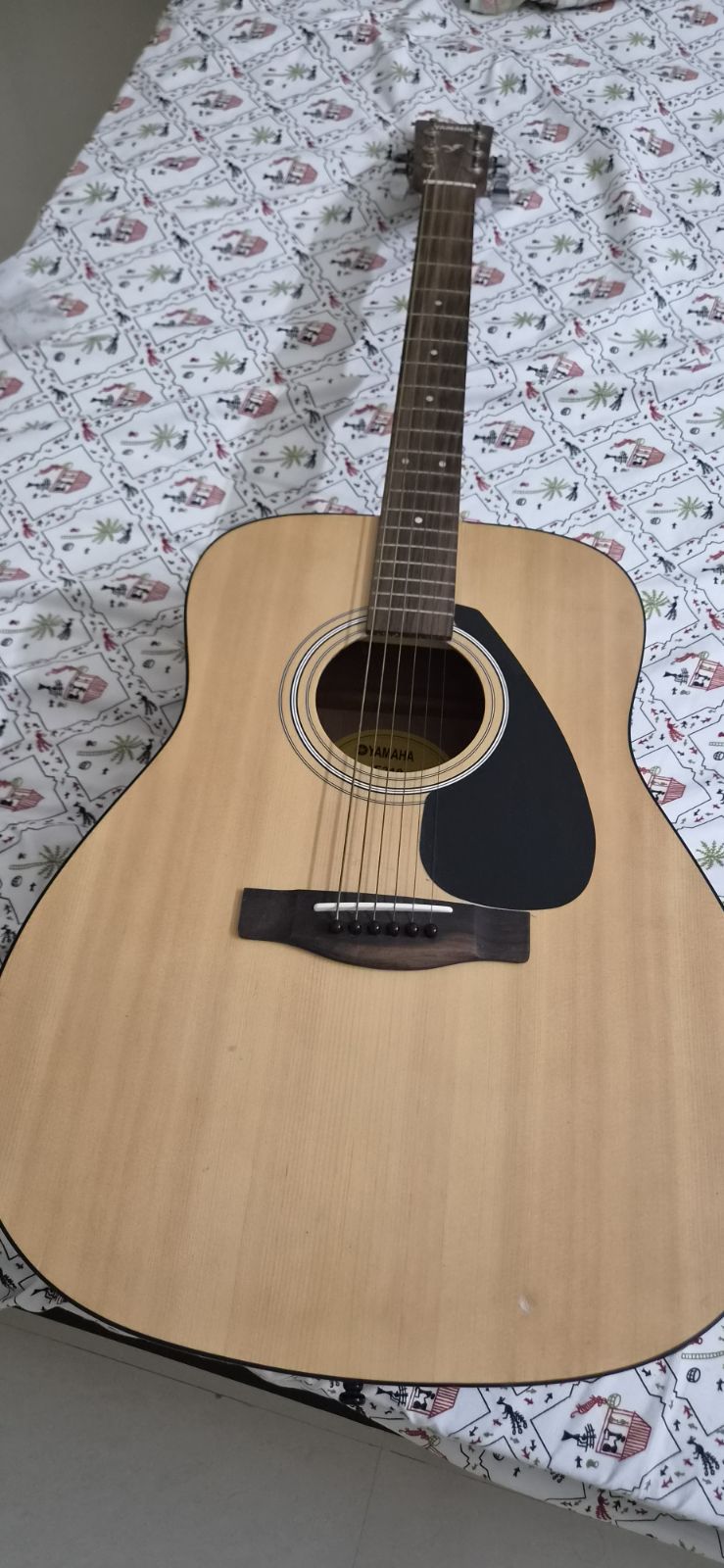 Yamaha F310 Acoustic guitar, photo 2