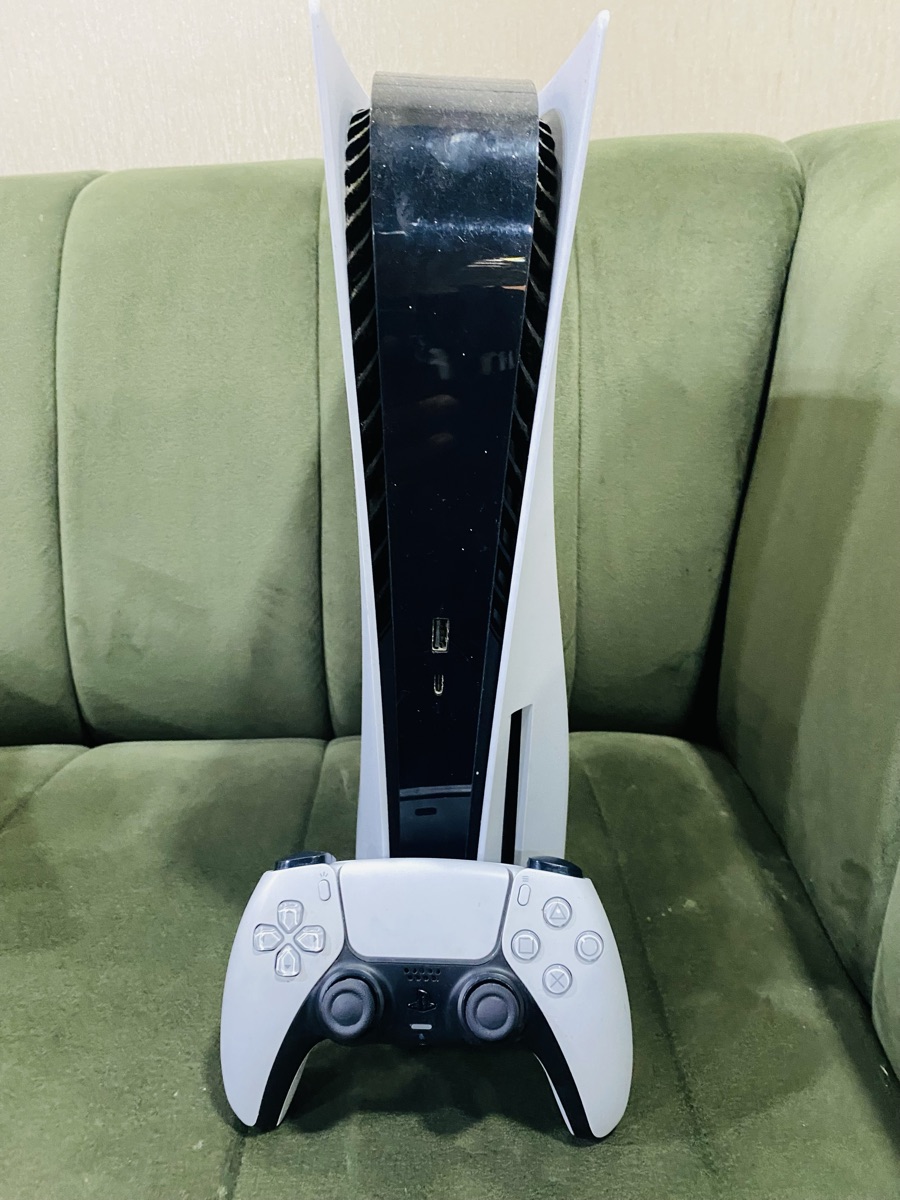 Sony PlayStation 5 disc console