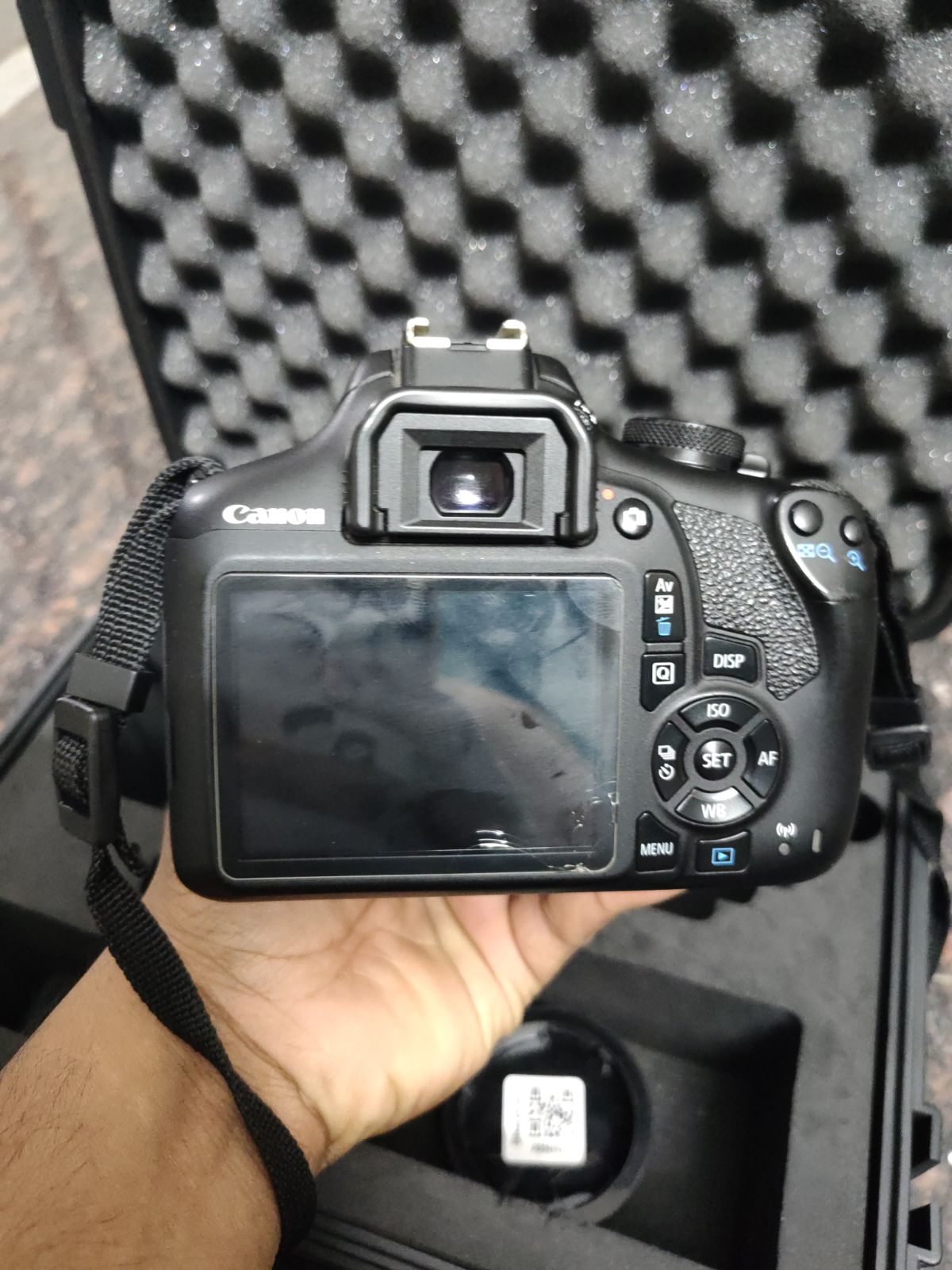 Canon EOS 1500D DSLR camera, photo 3